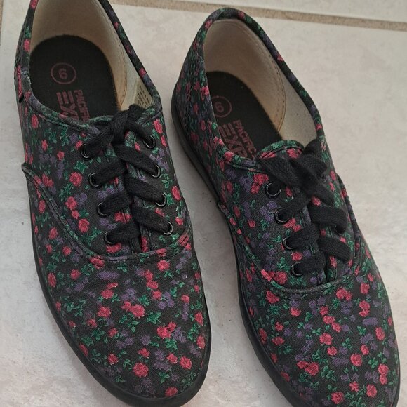 Pacific Express - Picture 2 of 6